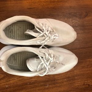 Women’s Roshe Runs Nike